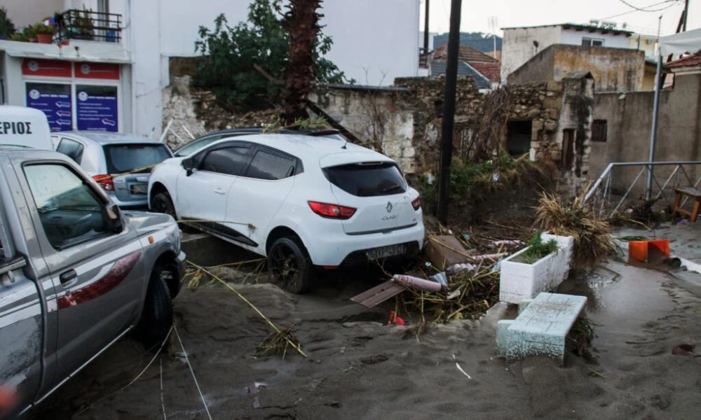 Διασώστης Ερυθρού Σταυρού για την κακοκαιρία στη Ρόδο: Οι ισόγειες κατοικίες με το νερό έγιναν υπόγειες